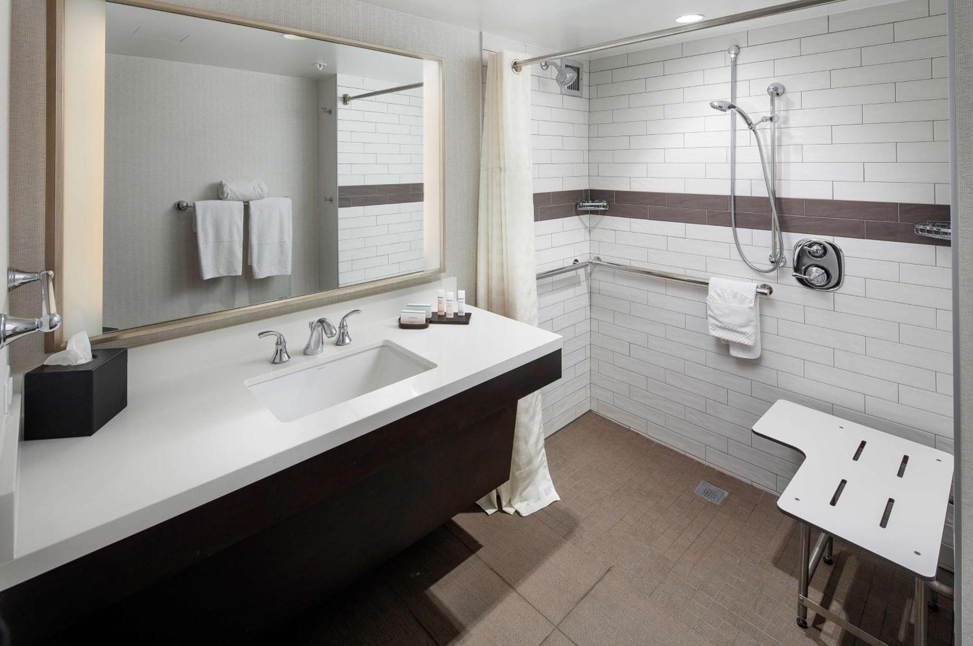 Hotel Embassy Tysons Corner