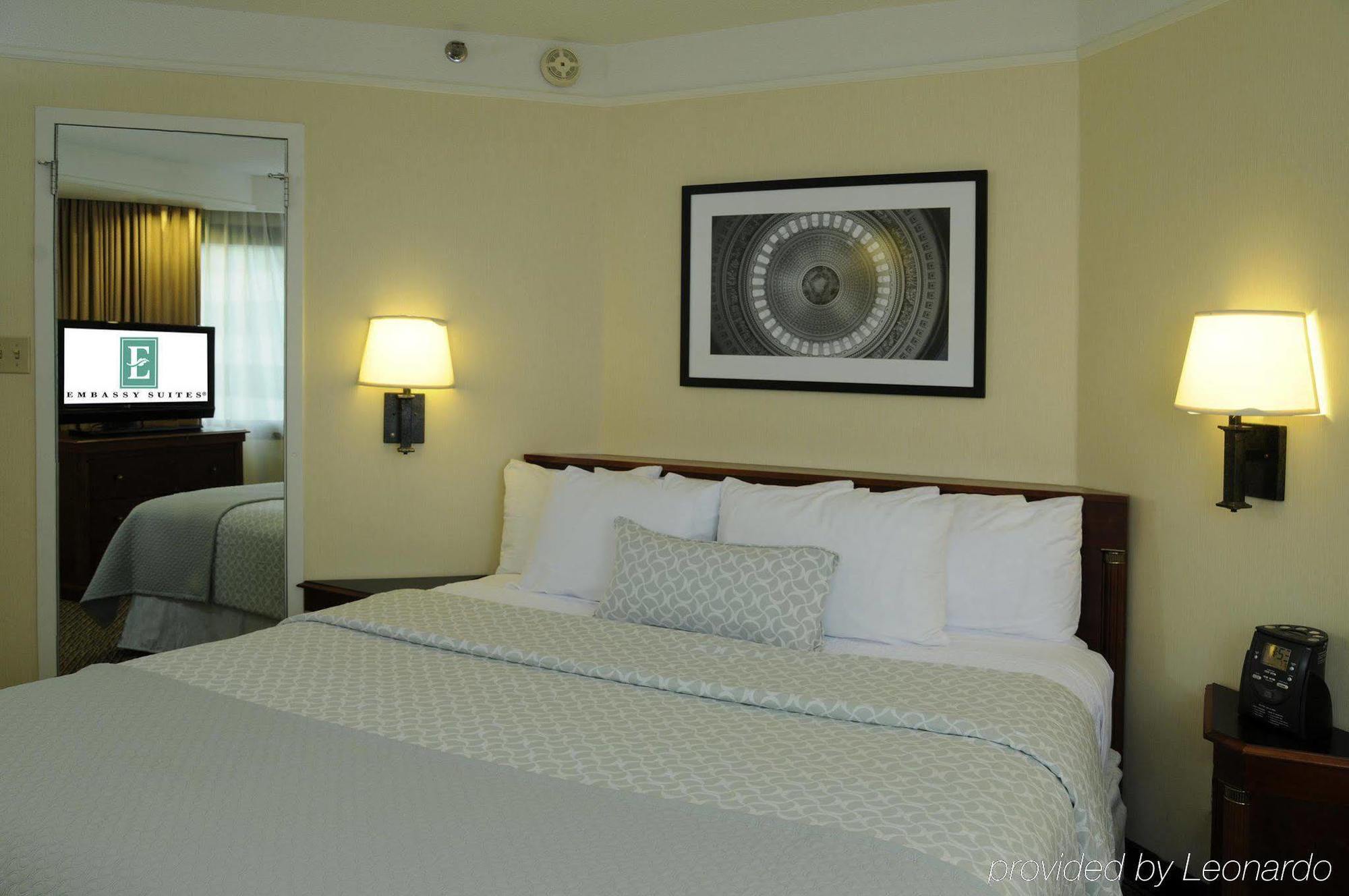 Hotel Embassy